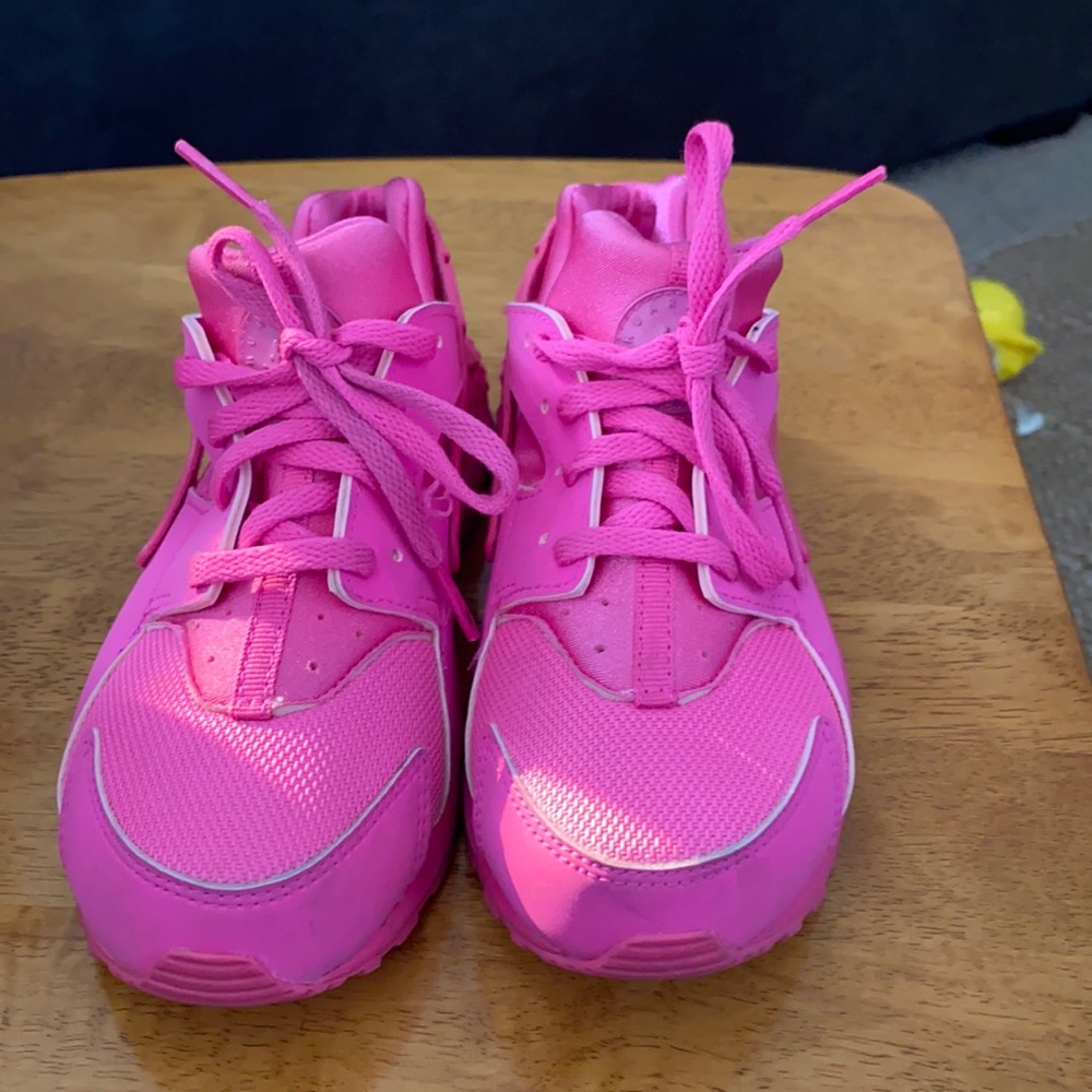 Girls Nike Hurache size 2